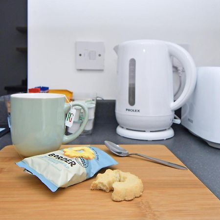 Sapphire Apartments By Yourstays - Luxury 2 Bedroom Apartments In Crewe Esterno foto