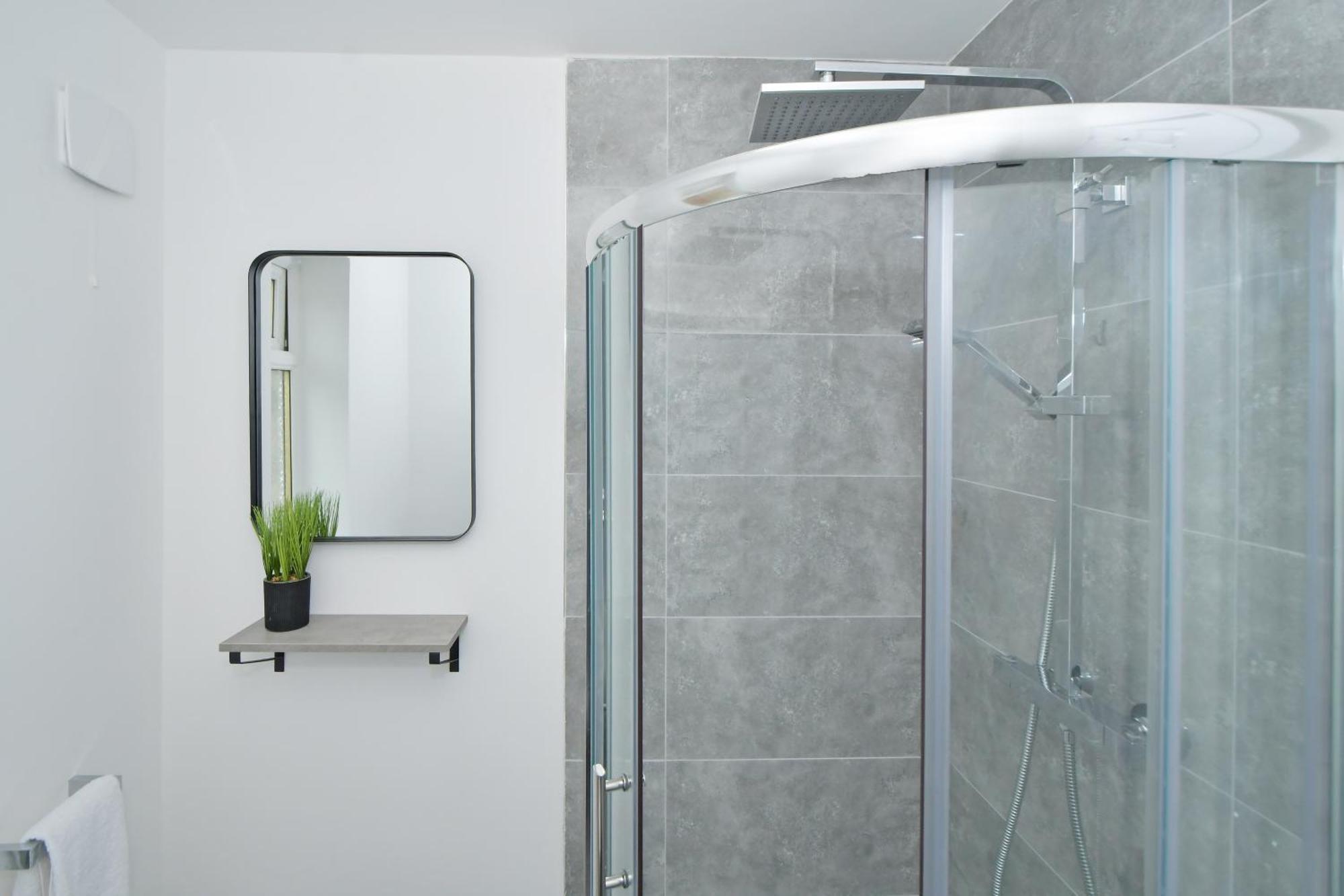 Sapphire Apartments By Yourstays - Luxury 2 Bedroom Apartments In Crewe Esterno foto