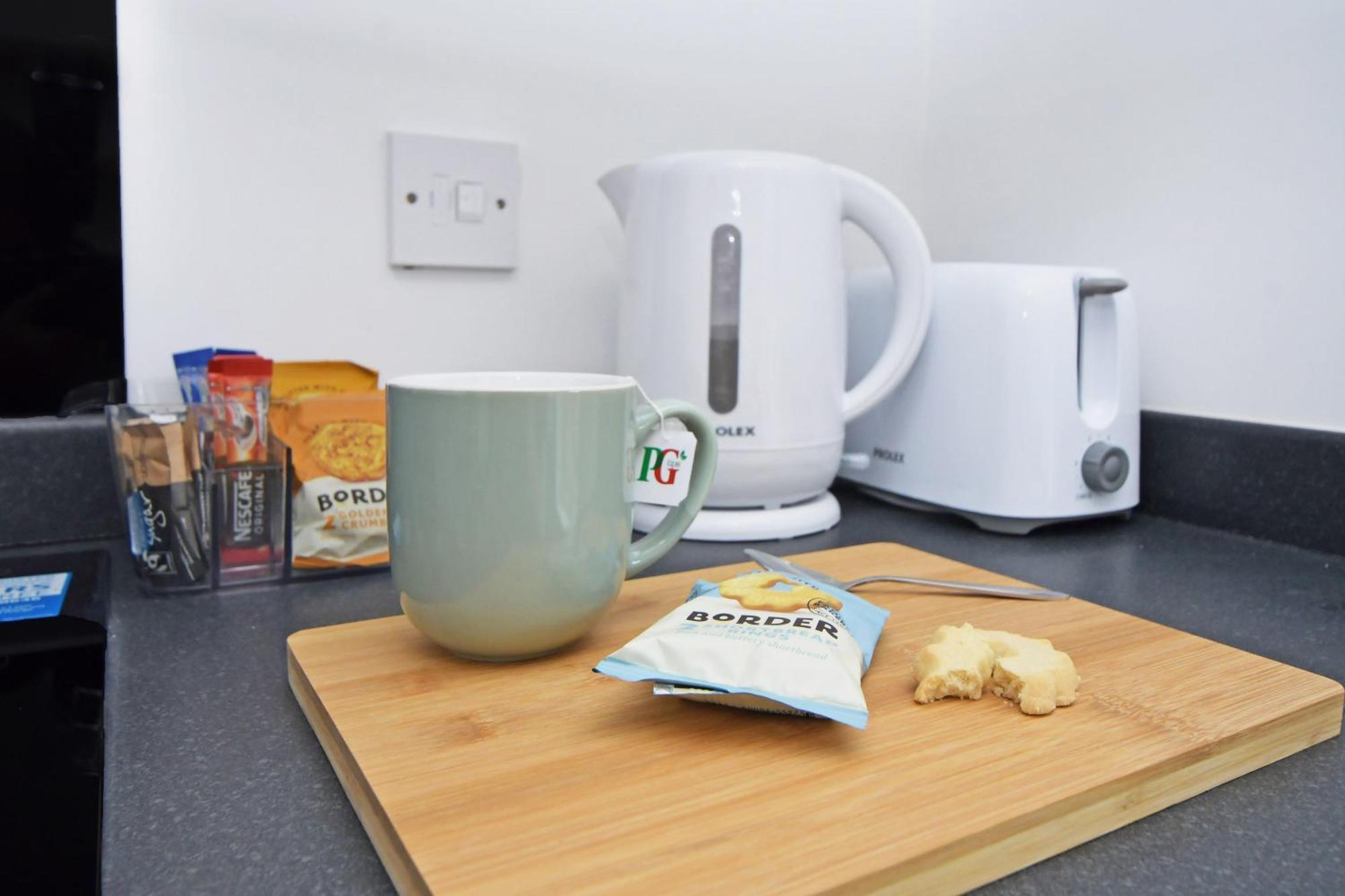 Sapphire Apartments By Yourstays - Luxury 2 Bedroom Apartments In Crewe Esterno foto