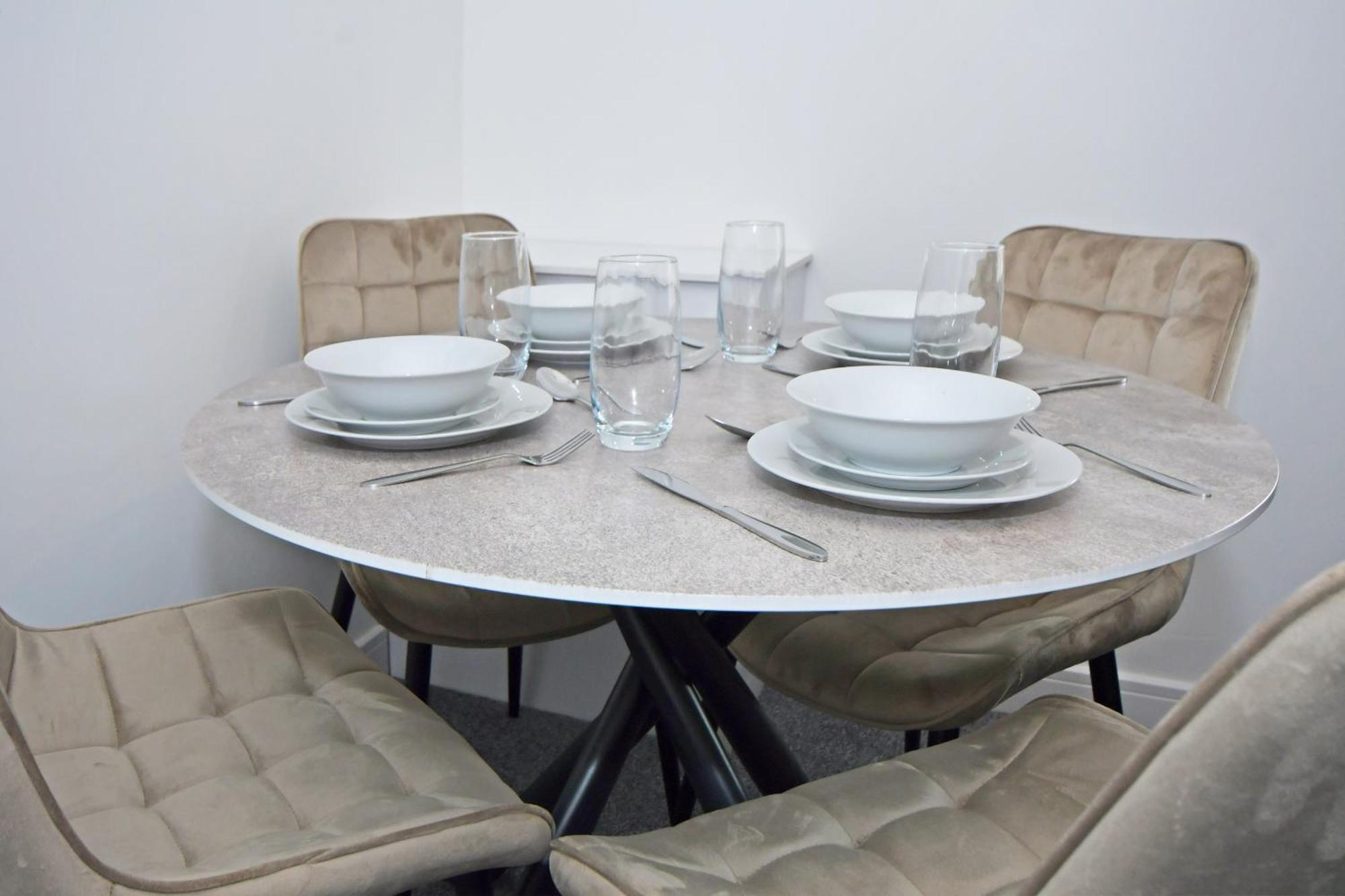 Sapphire Apartments By Yourstays - Luxury 2 Bedroom Apartments In Crewe Esterno foto