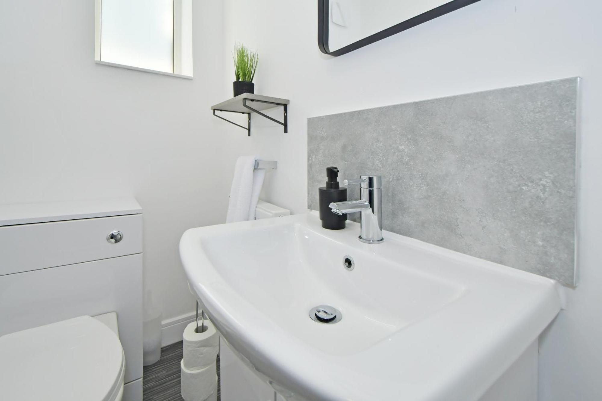 Sapphire Apartments By Yourstays - Luxury 2 Bedroom Apartments In Crewe Esterno foto