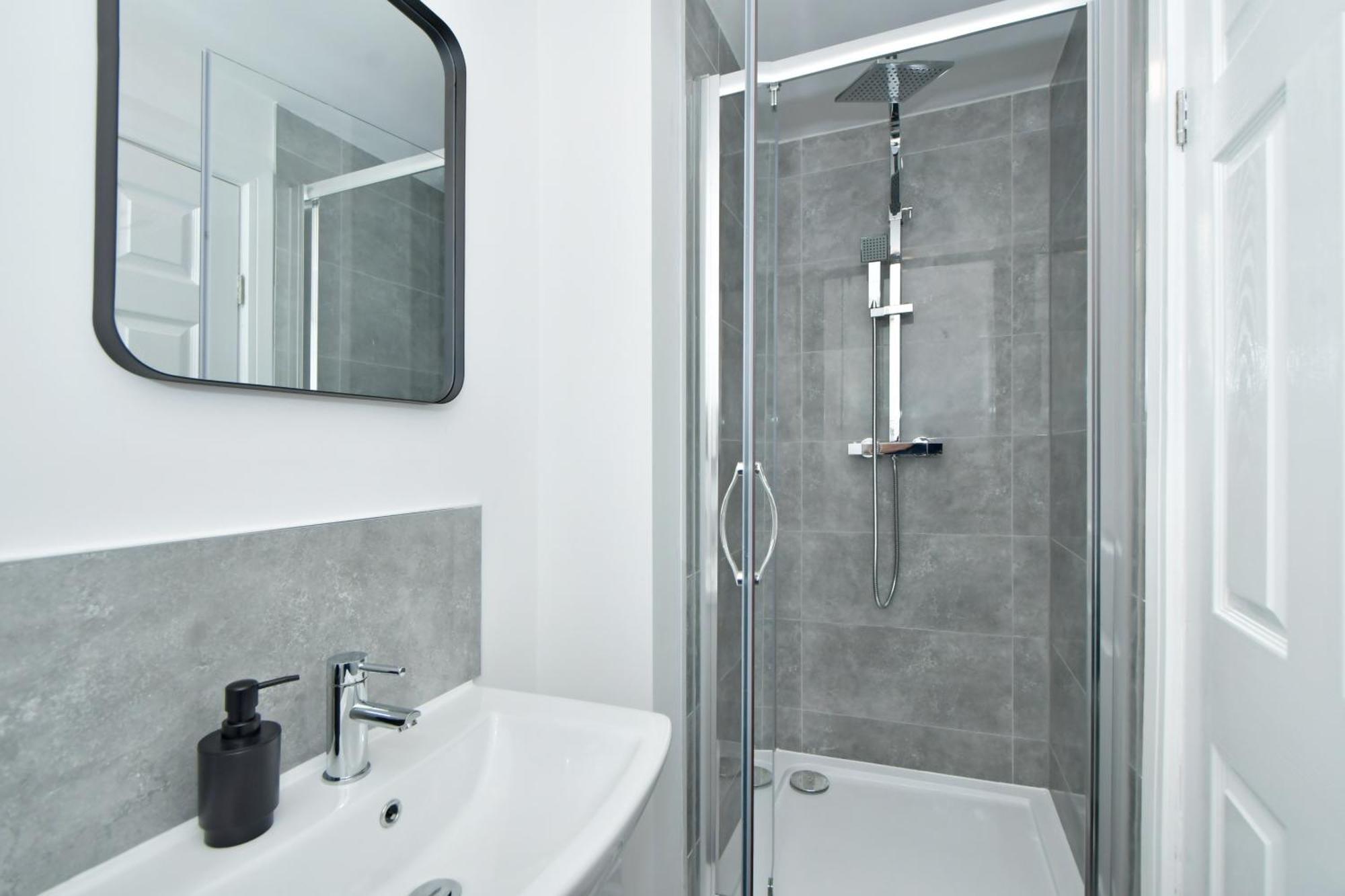 Sapphire Apartments By Yourstays - Luxury 2 Bedroom Apartments In Crewe Esterno foto